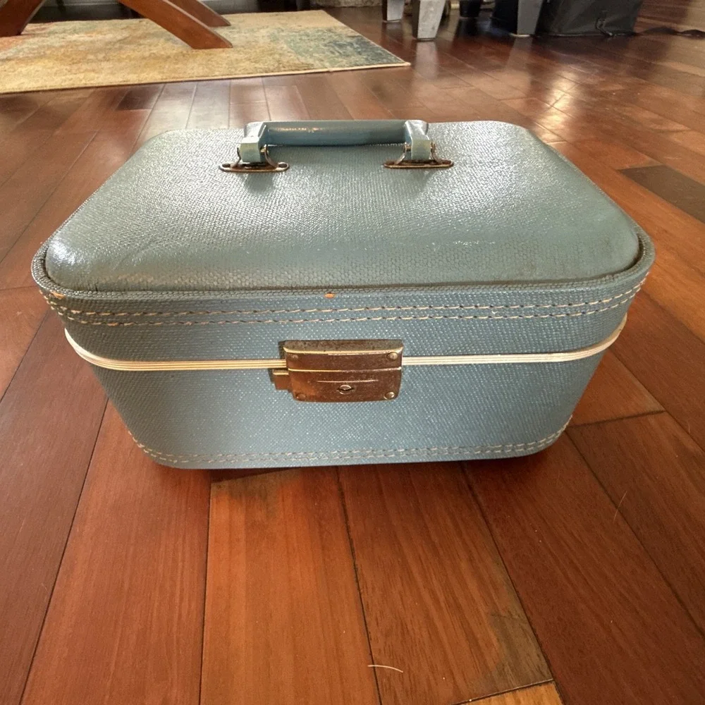 Vintage Blue Hard Shell Luggage Train Case Cosmetic Mid century